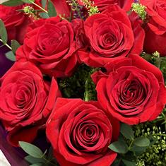 6 Red Rose Hand Tie 