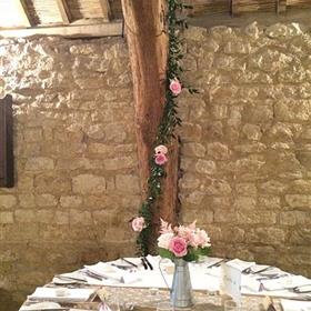 fwthumb40wedding-table-flowers.jpg